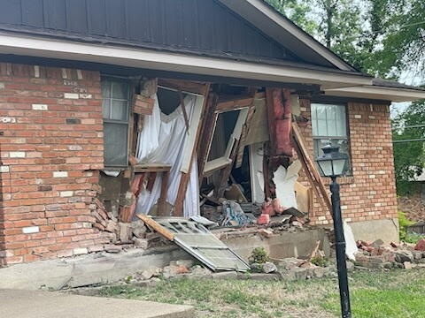 car-into-home.jpg 