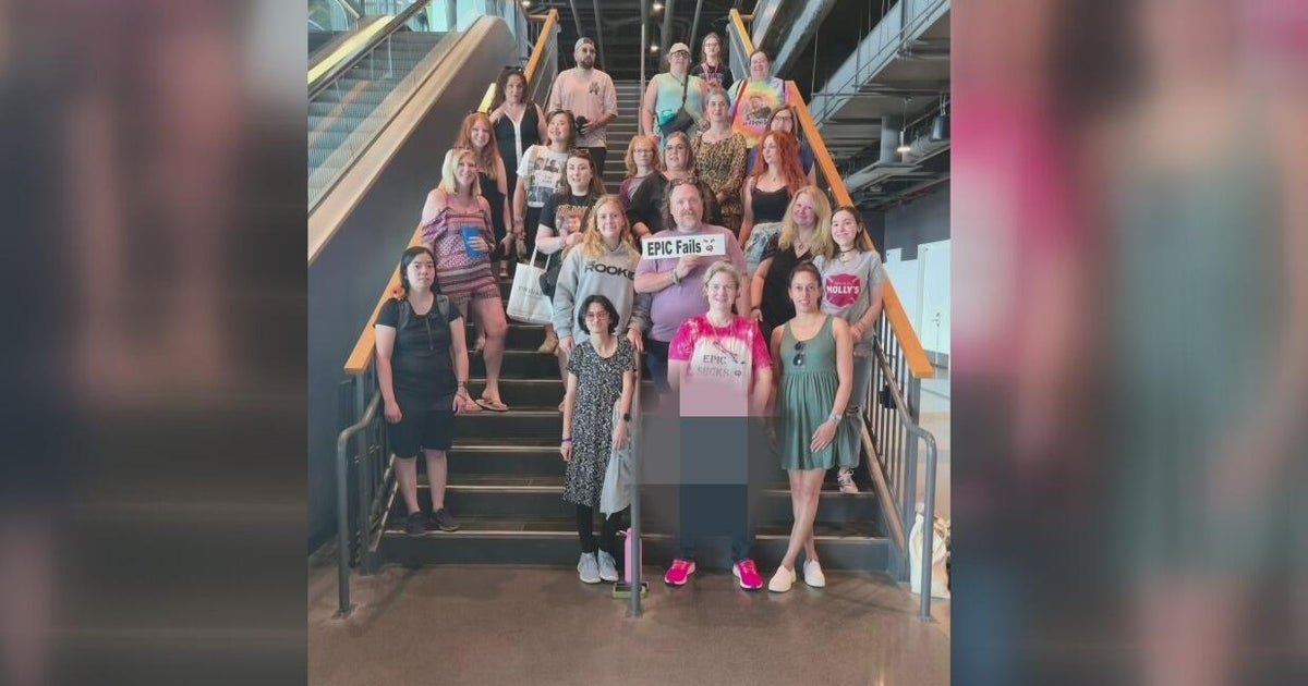 Epic Con attendees gather at Navy Pier despite event's cancellation 