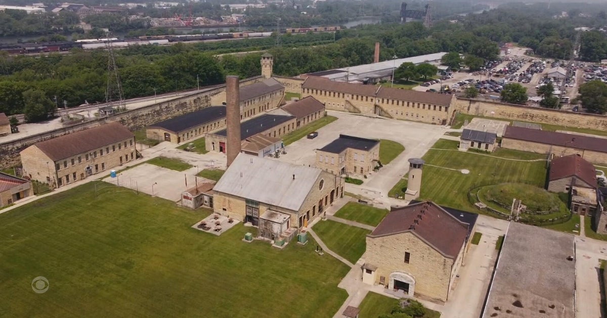 A rare look at Old Joliet Prison - CBS News