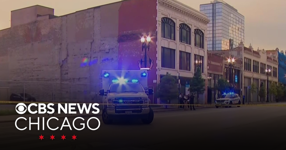 Shooting investigation underway on Chicago's Near South Side - CBS Chicago