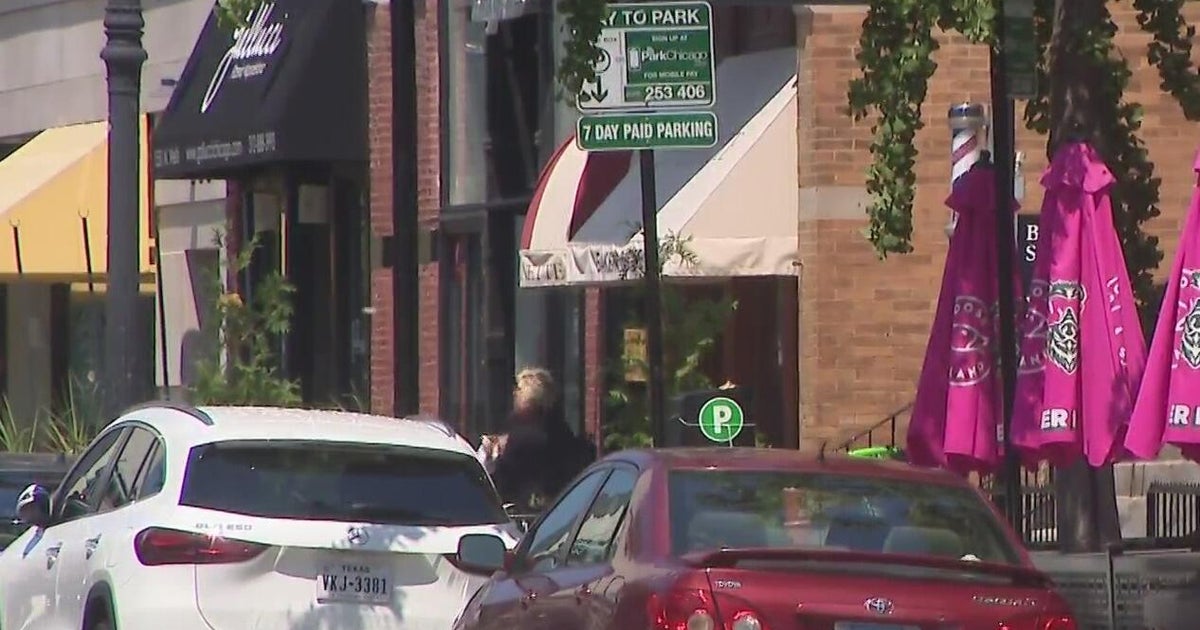 Man posing as rideshare driver sought in 2 Near North Side sexual assaults 