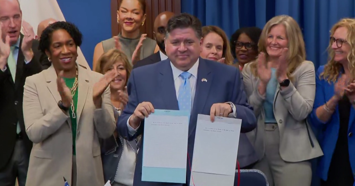 Pritzker signs 2 gun safety laws amid drop in crime in Chicago 