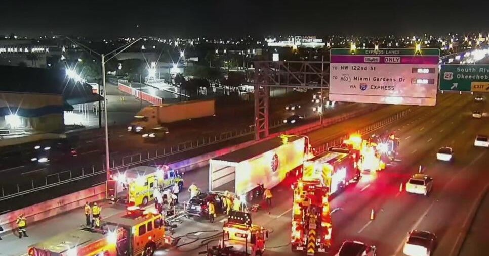Crash involving tractor-trailer shuts down Palmetto Expressway lanes Crash involving tractor-trailer shuts down Palmetto Expressway lanes