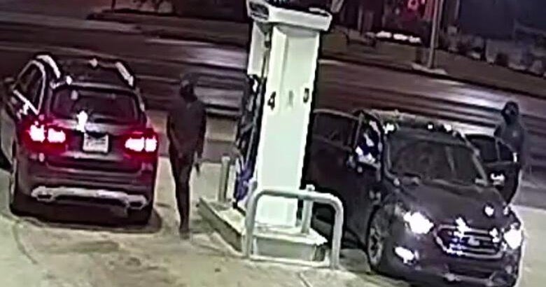 Video shows 2 suspects wanted in carjacking at West Oak Lane gas station 