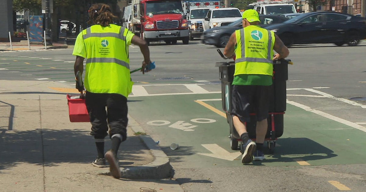 Crew picks up 1,000 used needles a day from Boston streets 