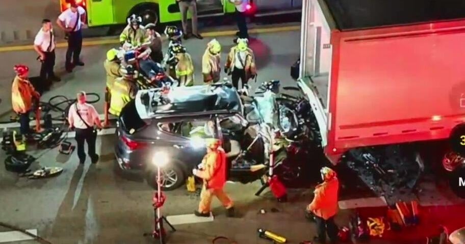 Driver rescued after Palmetto Expressway crash involving tractor-trailer Driver rescued after Palmetto Expressway crash involving tractor-trailer