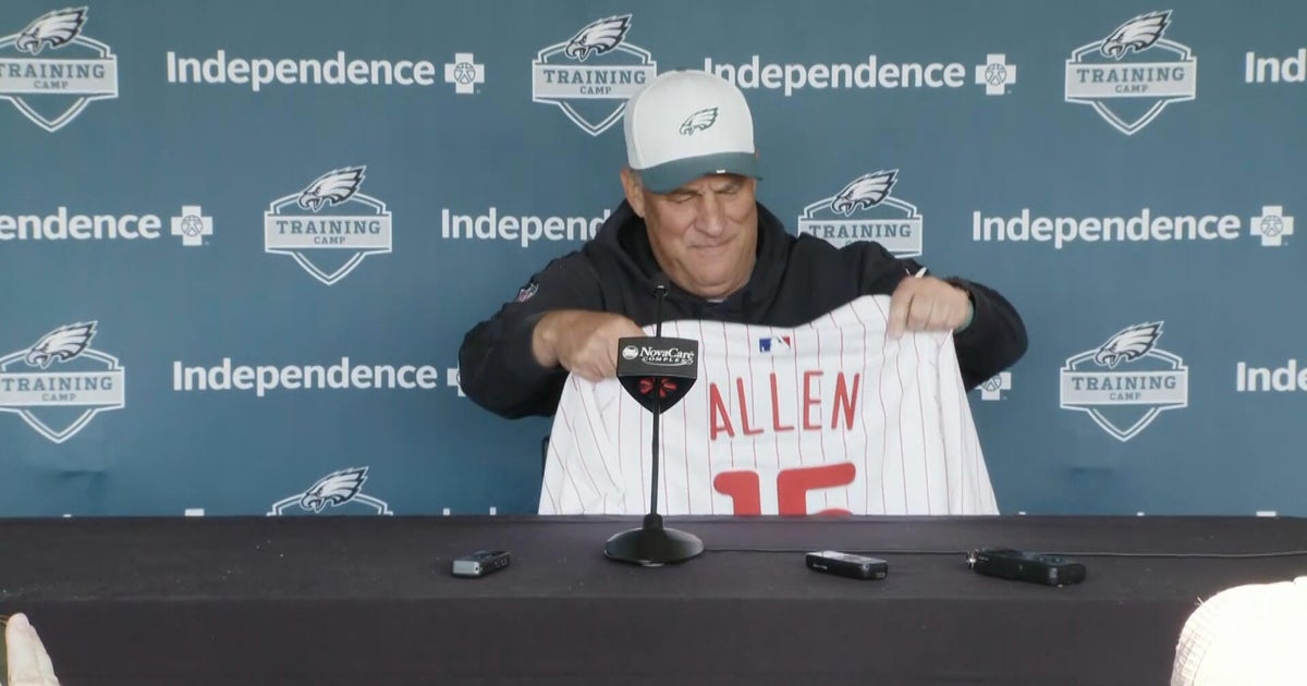 Eagles DC Vic Fangio honors his favorite Phillie and HOFer Dick Allen 