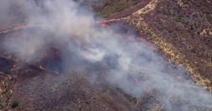 Car fire sparks Townsend Fire near 5 Freeway in Castaic 