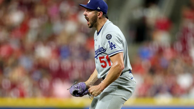 Los Angeles Dodgers v Cincinnati Reds 