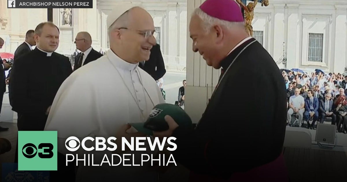 Pope Leo XIV Accepts Eagles Super Bowl Hat at Vatican Visit