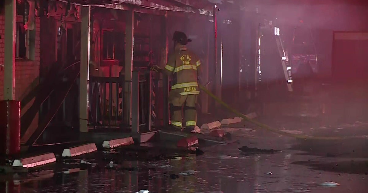 Fire rips through North Sacramento lumber yard on Auburn Boulevard 