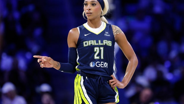 Lynx Acquire Carrington, Bolster Roster for Title Run
