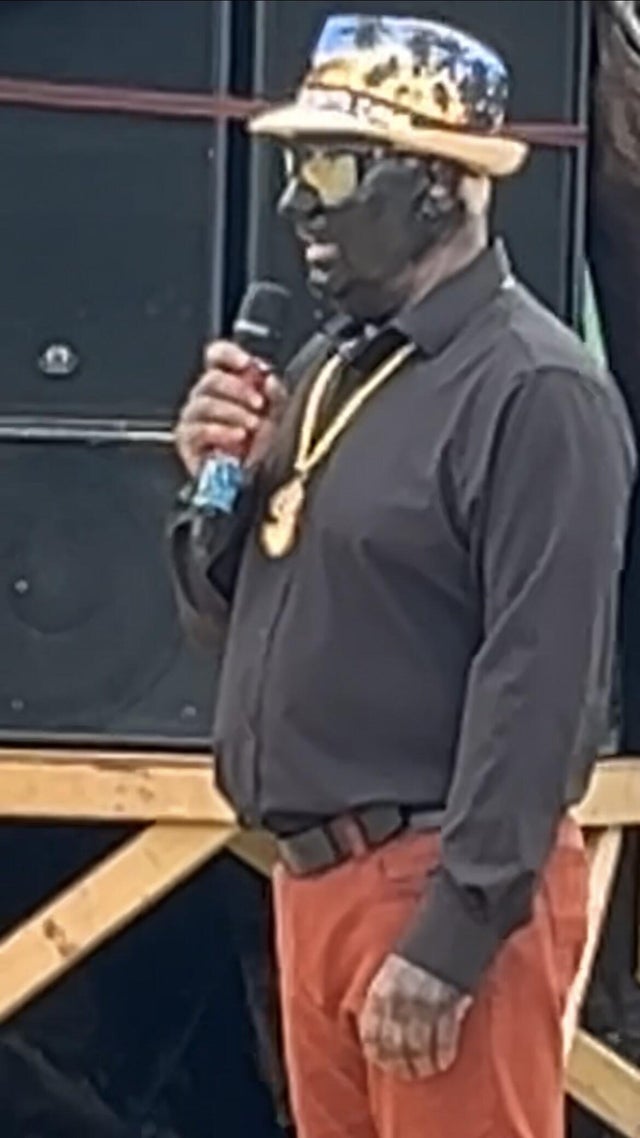 Blackface in performance at Oak Forest, Illinois community event