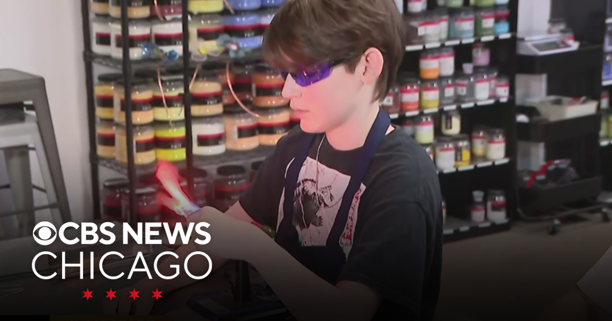 Local Glass Studio opens in Glen Ellyn - CBS Chicago