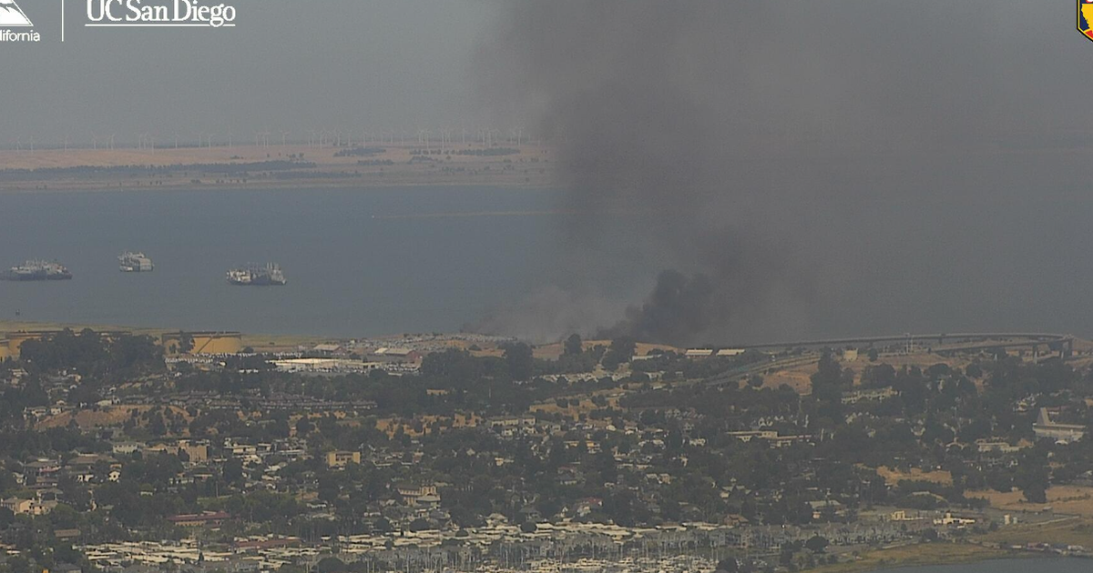 Benicia fire crews fight blaze near I-680 