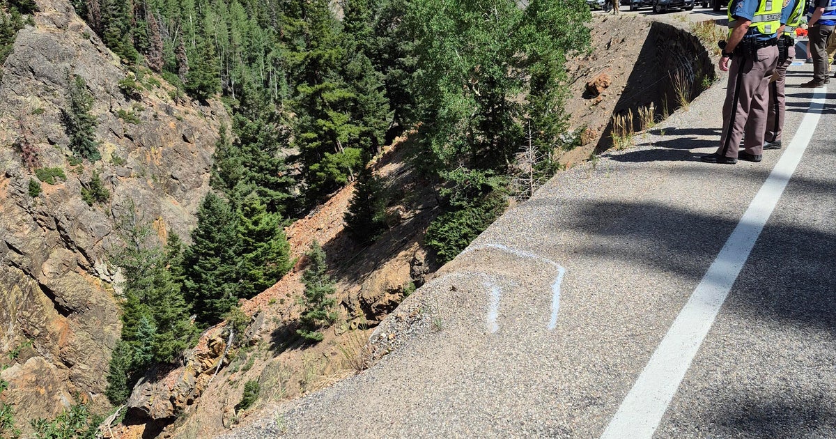 Car rolls 320 feet off Red Mountain Pass, killing 2 and injuring another 