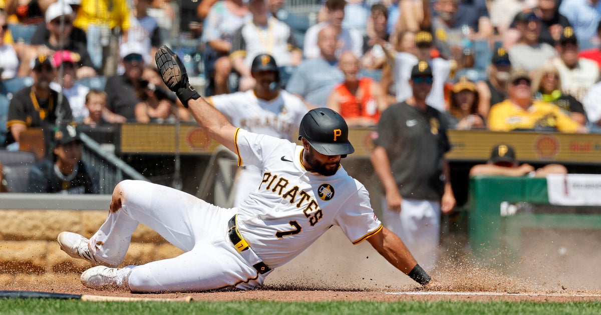 Dominic Smith hits go-ahead double in 9th as Giants rally for 4-2 win over Pirates 