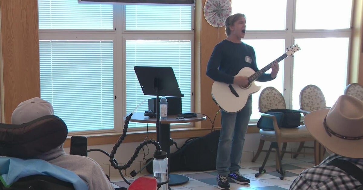 Former member of rock band Boston now helping heal patients with the power of music 