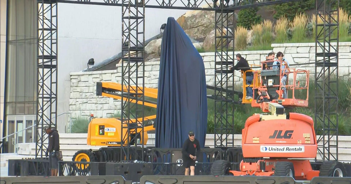 Patriots to unveil Tom Brady statue Friday. Here's how to watch. 
