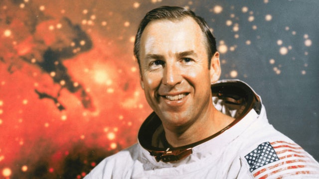Jim Lovell commanded Apollo 13, the only Apollo mission scheduled to land on the moon which did not. 