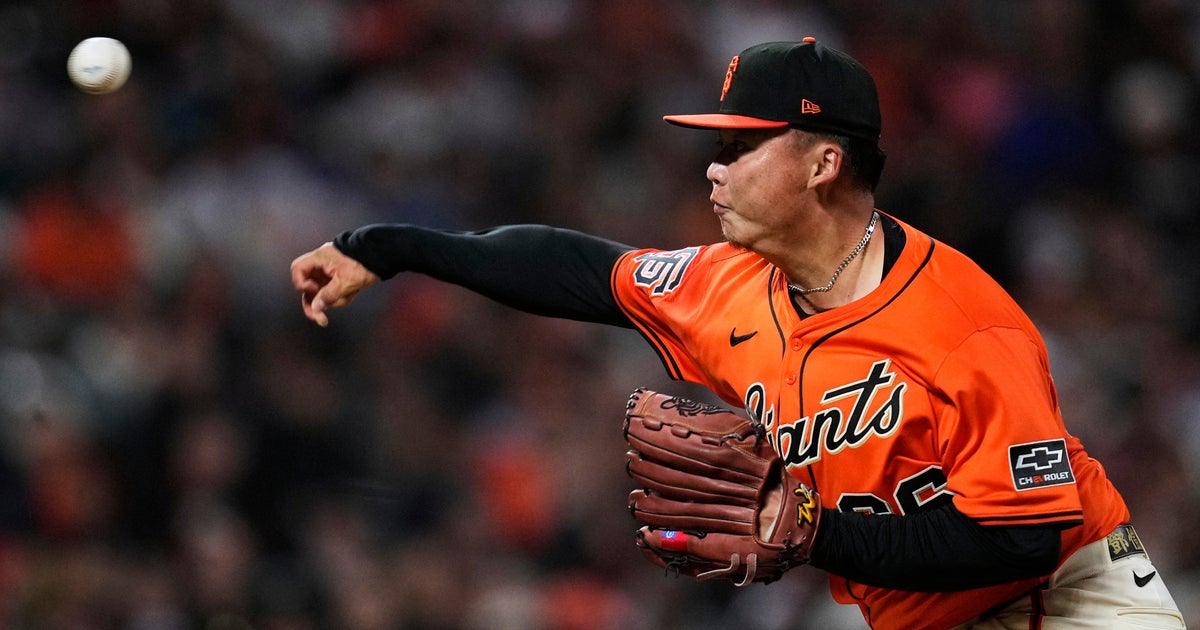 Devers homers early, Giants blank Nationals 5-0 