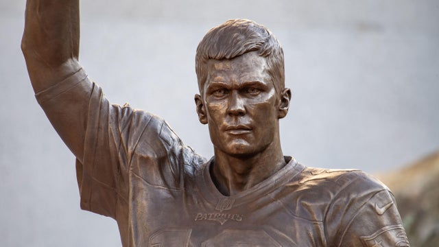 Tom brady arrives at his statue unveiling ceremony in Foxborough 