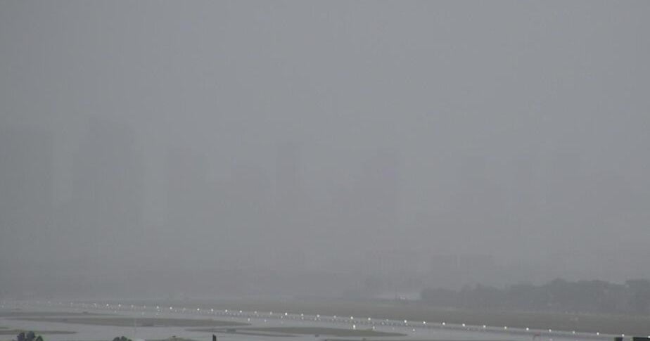 Weather causes inbound flights delay to Miami International Airport early Saturday morning – CBS News