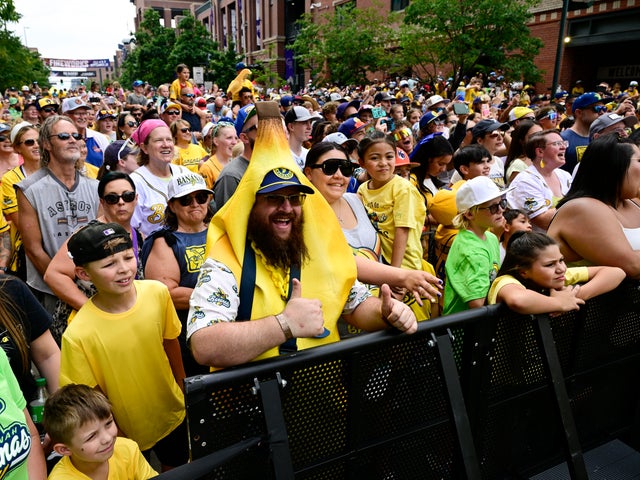 Savannah Bananas vs The Firefighters 