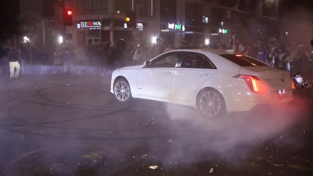 Fans celebrate Dodgers win 