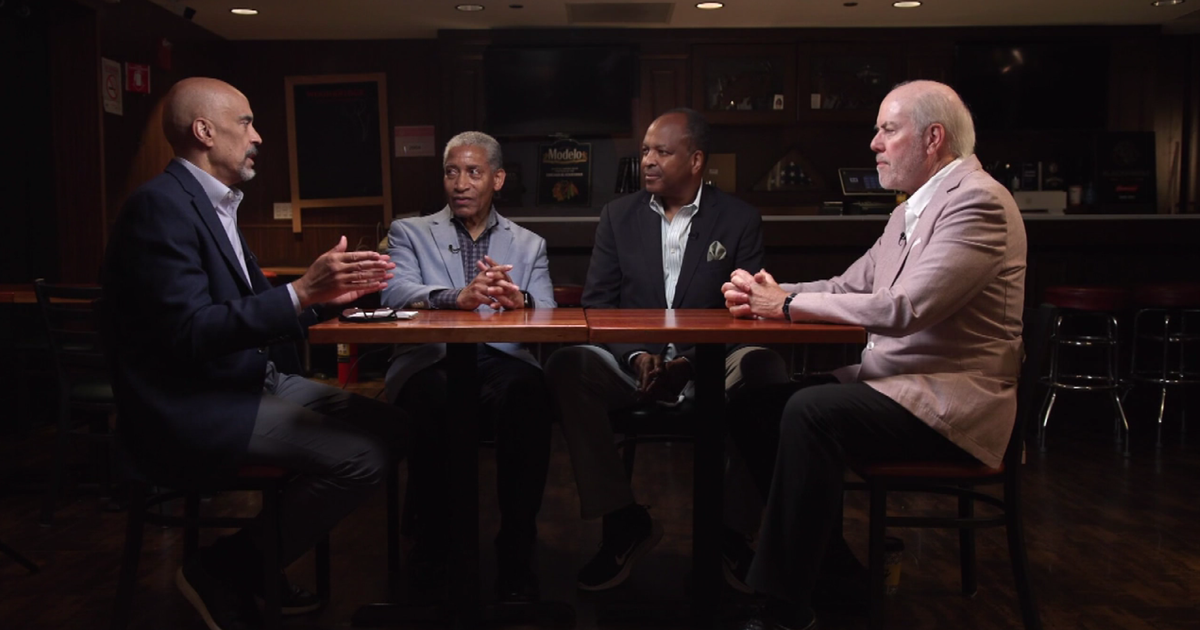 Retired Chicago political reporters talk about today's polarized country 