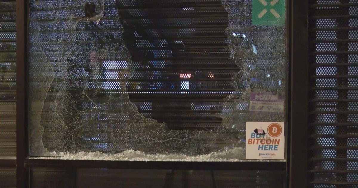 4 suspects linked to burglaries at Chicago businesses, police say 