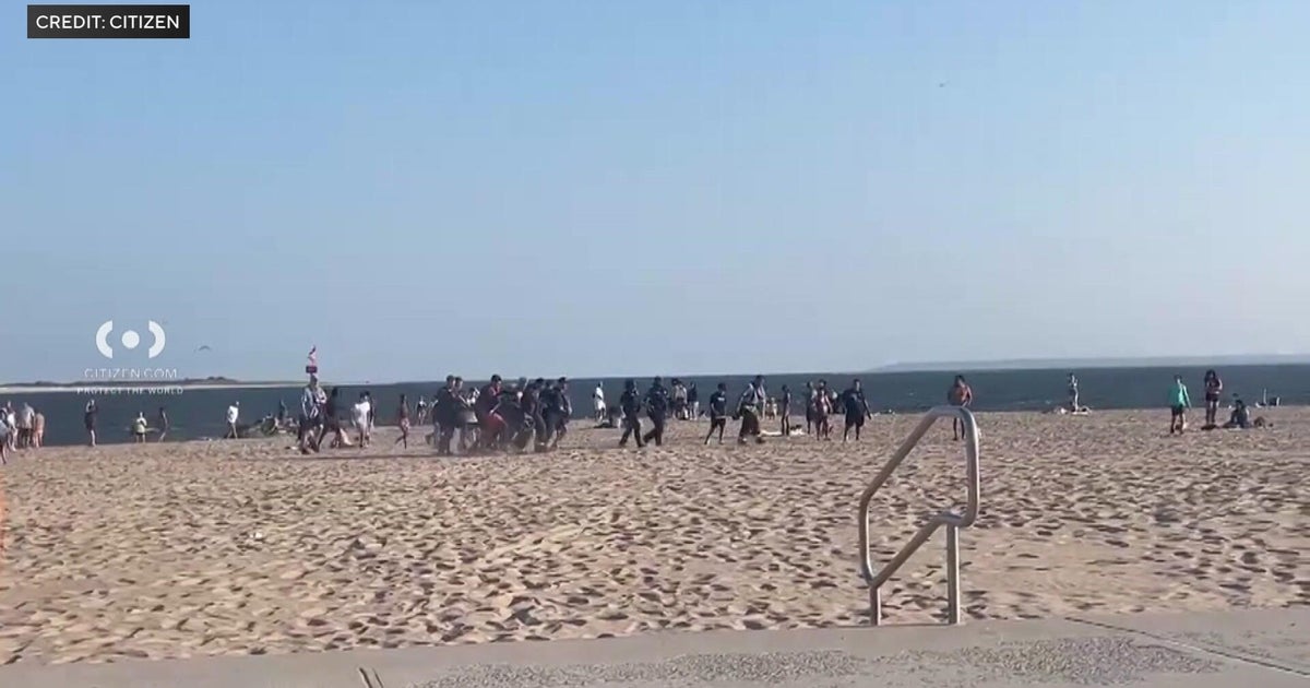2 dead in separate incident at beaches in Brooklyn and N.J. 
