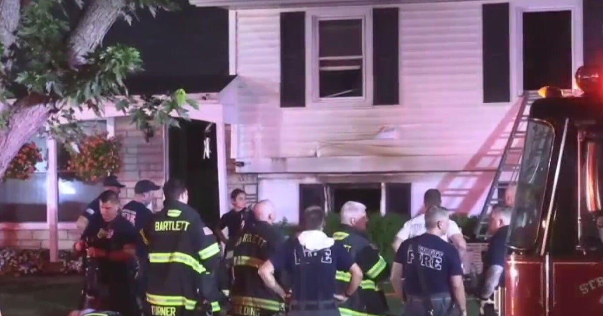 3 rescued from house fire in Streamwood, Illinois 