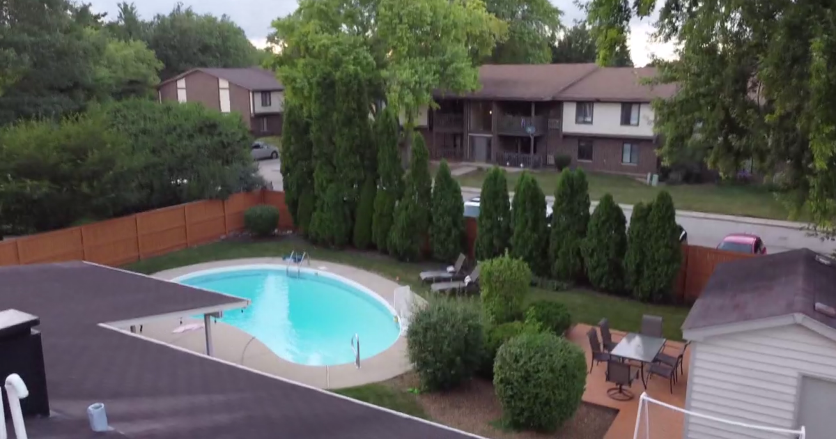 Crystal Lake neighbors furious after Airbnb guest caught in lewd act outside 
