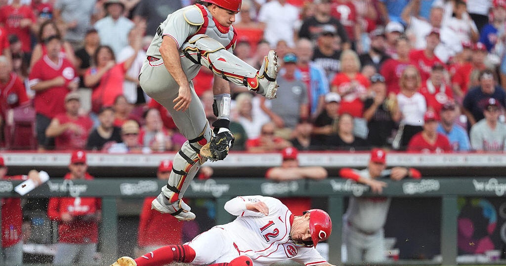 Phillies lose second straight as Reds win series finale, 8-0 