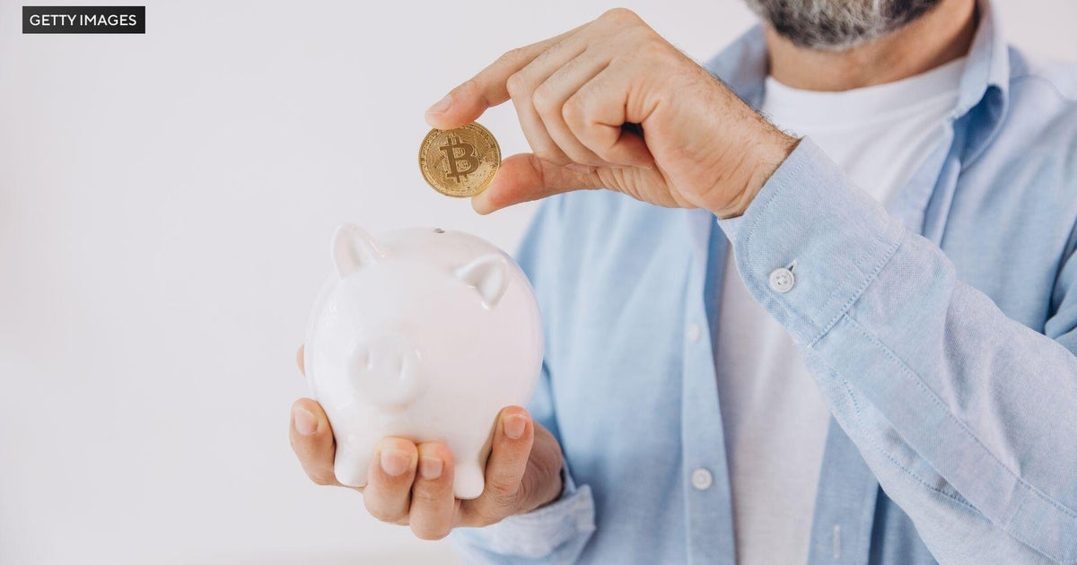 What Trump's executive order on crypto in your 401(k) means for you 