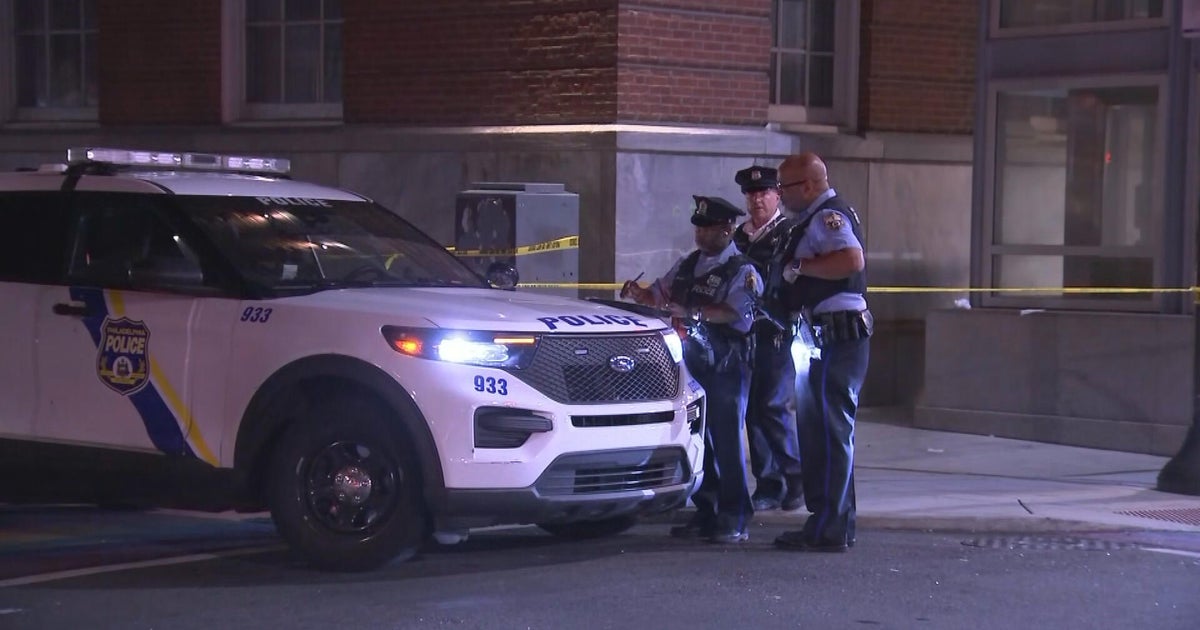 Man shot in Center City, Philadelphia police say 