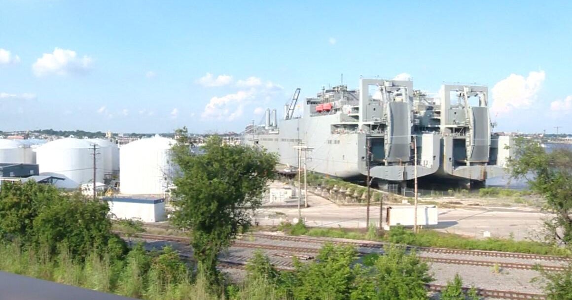 Neighbors in Locust Point raise concerns about noise from U.S. Navy ships 