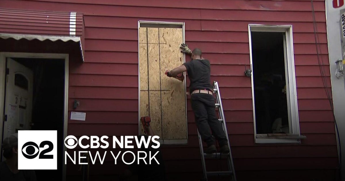 Dozens displaced by Brooklyn fire - CBS New York