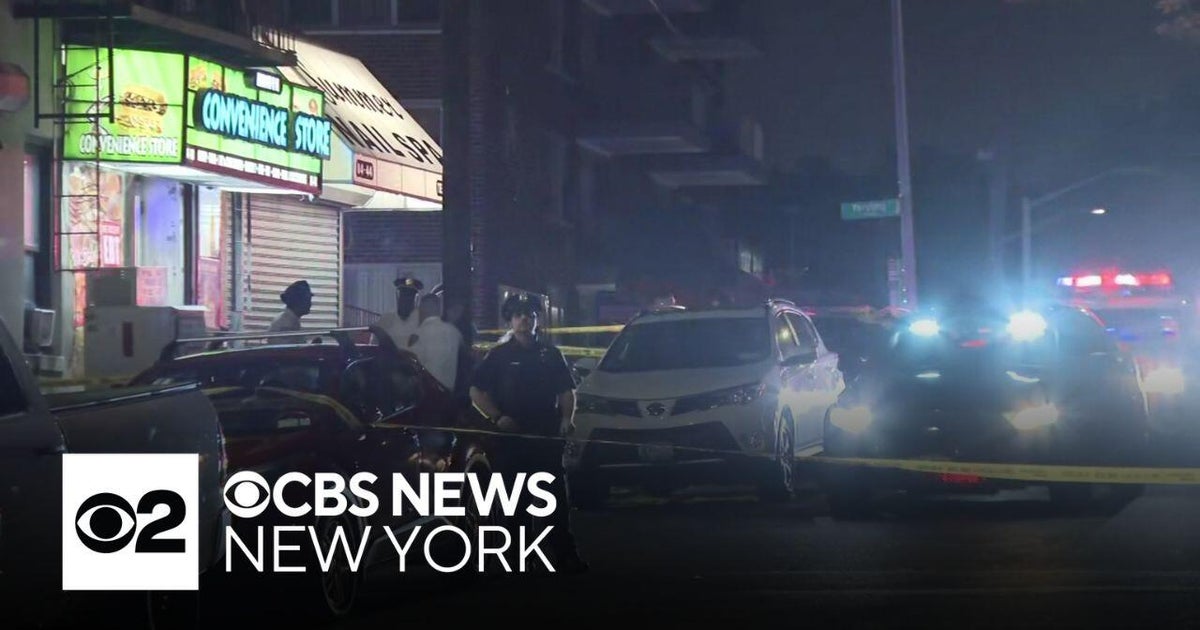 NYPD investigating separate stabbing, shooting in Queens - CBS New York