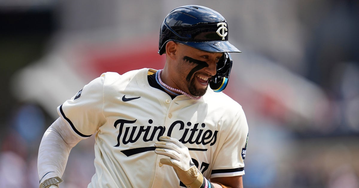 Twins top Tigers 8-1 