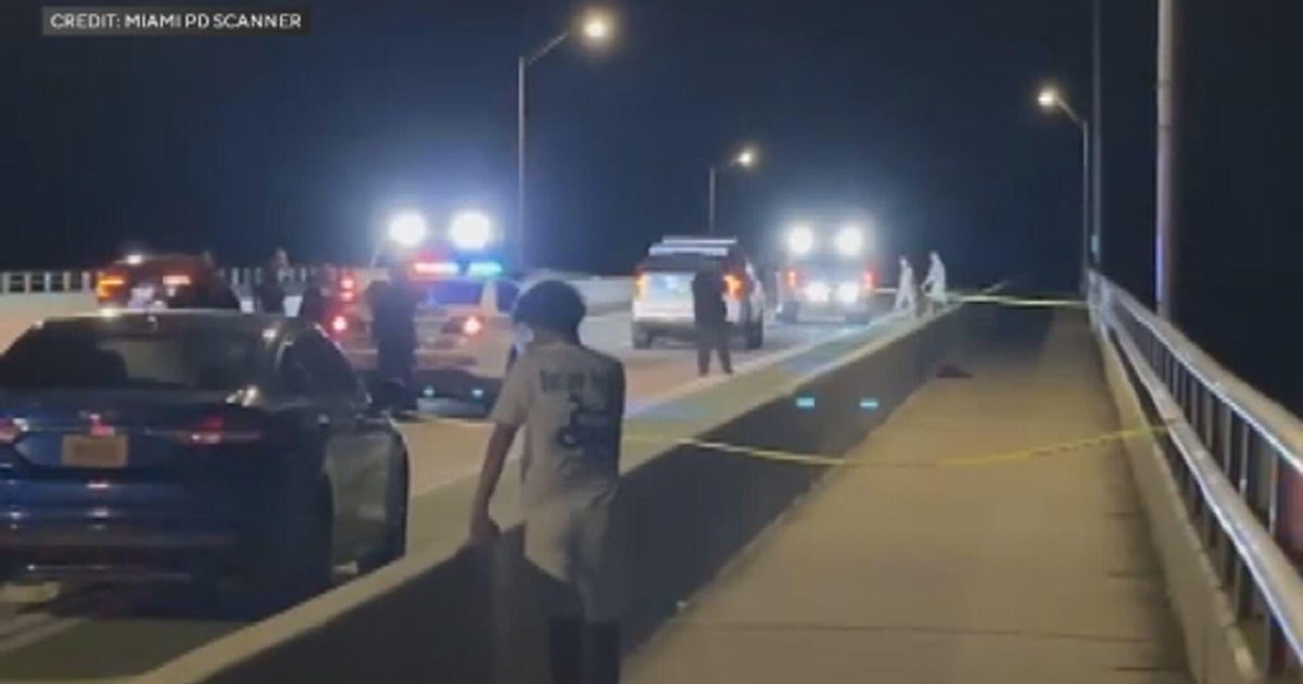 Bicyclist killed by juvenile riding dirt bike on Rickenbacker Causeway 