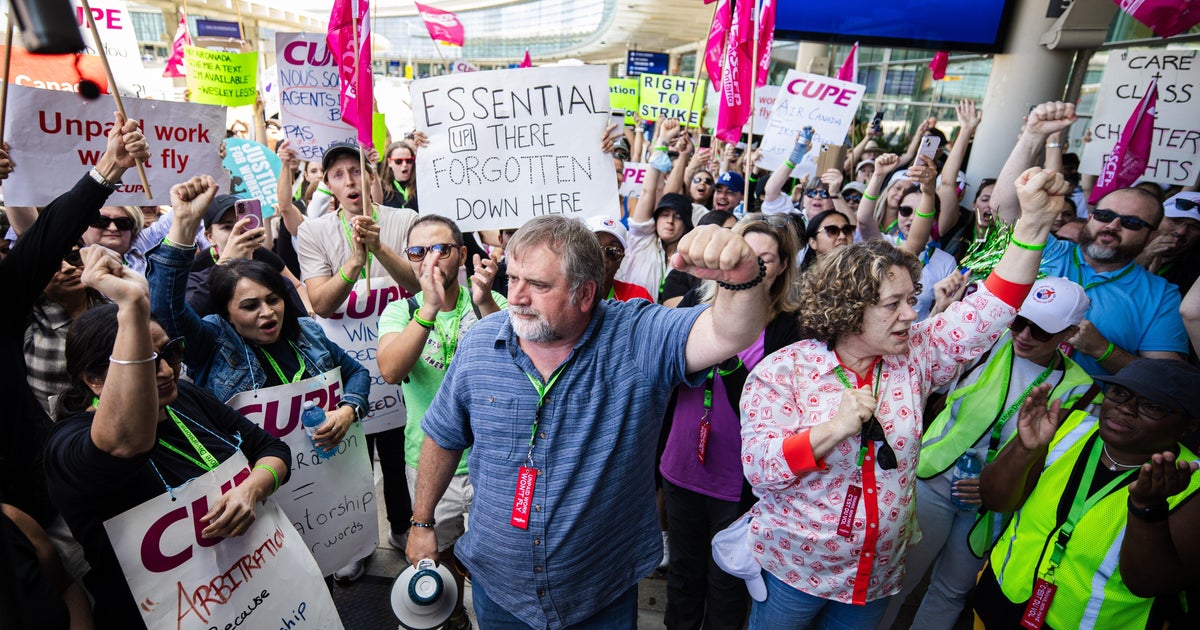 Air Canada, Flight delegates continue the talks as the old strike strike continue