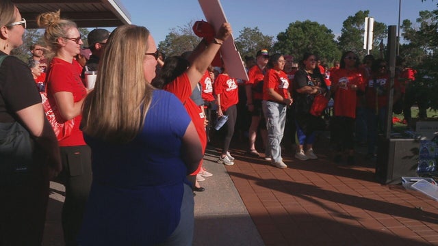 support-staff-aurora-public-schools-rally.jpg 