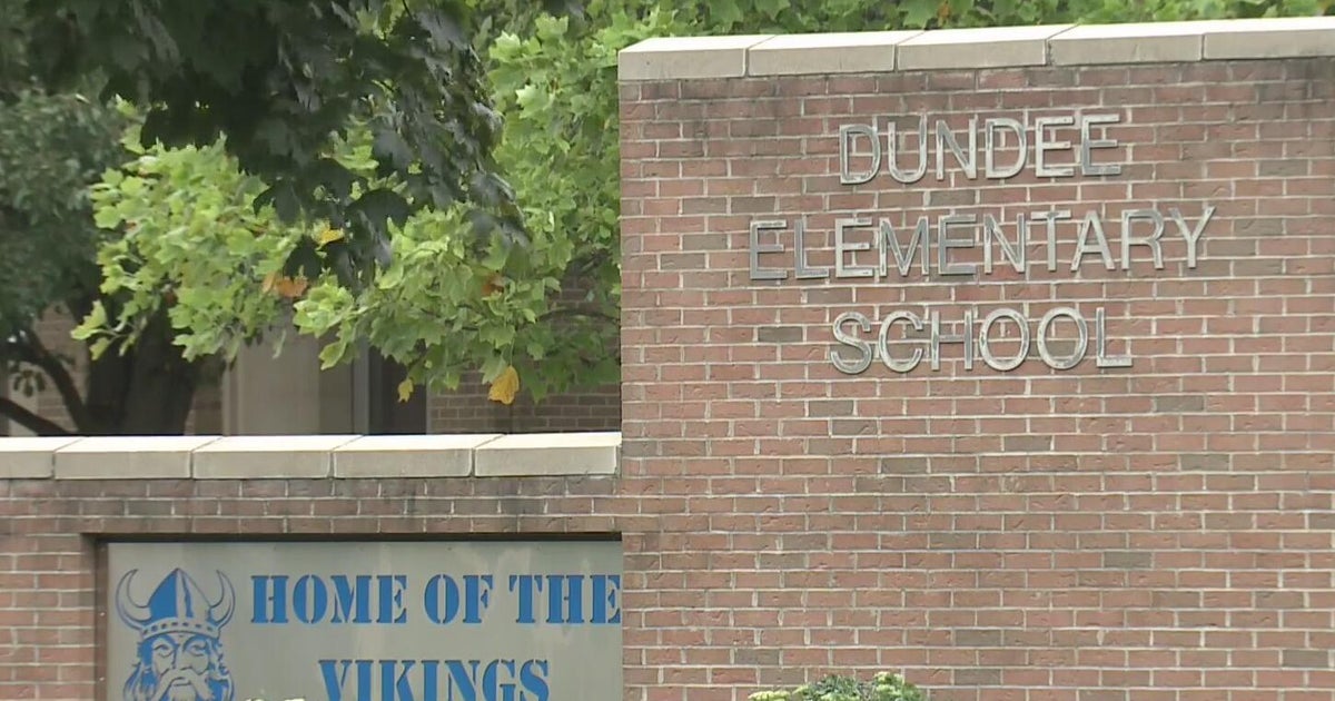 Dundee delays start of school year after mold is discovered in classrooms 