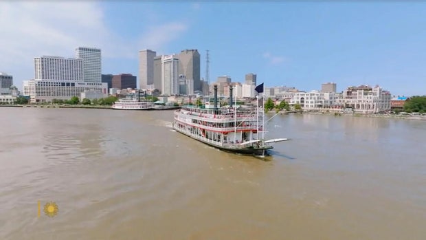 new-orleans-steamboat-sm.jpg 