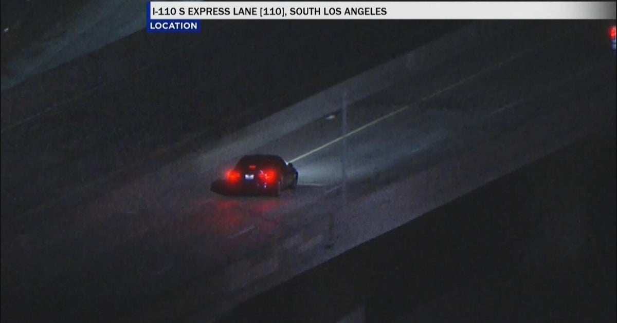 Los Angeles police pursue stolen vehicle in South LA 