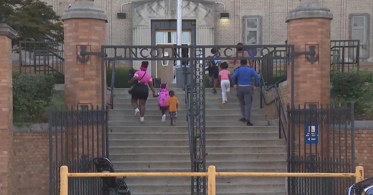Pittsburgh Public Schools students return to school 