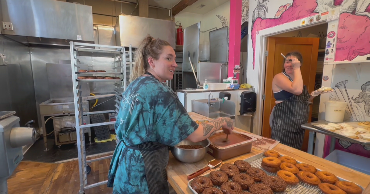 Denver doughnut shop "Pandemic Donuts" closing doors