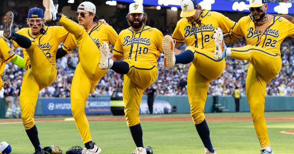 Savannah Bananas coming to Chicago's Wrigley Field next summer, bringing tricks, dances and more